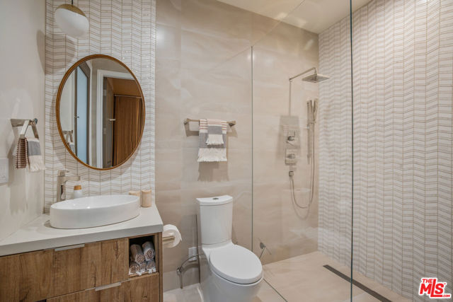 25029 Abercrombie Lane, Calabasas CA: https://media.crmls.org/mediaz/fbb65370-d3d8-46c2-baa8-34ff85c4b33a.jpg