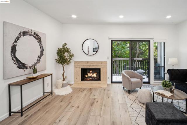 917 Hough Ave, Lafayette CA: https://media.crmls.org/mediaz/fbb66d43-70cd-4b76-99ab-b89d160ce42c.jpg