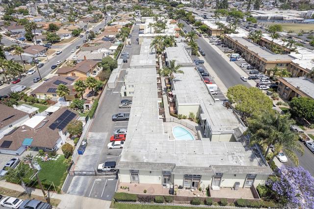 6602 Beadnell Way, San Diego CA: https://media.crmls.org/mediaz/fbb6a069-6506-4c57-9b48-d605934aadd8.jpg