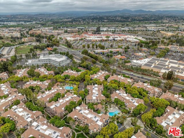 24125 Del Monte Drive, Valencia CA: https://media.crmls.org/mediaz/fbb6a162-1d57-4dbd-a080-0290b43d1849.jpg
