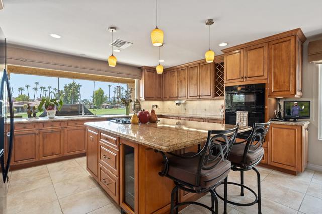 49 Camisa Lane, Palm Desert CA: https://media.crmls.org/mediaz/fbb71627-1849-48ac-a5e9-581cbbe2a6a8.jpg