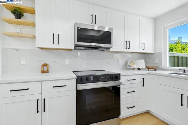 739 Aries Ln, Foster City CA: https://media.crmls.org/mediaz/fbb736d8-355f-43df-8674-7c4931a212aa.jpg