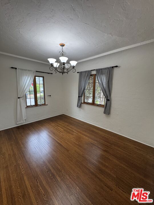 2437 Granville Avenue, Los Angeles CA: https://media.crmls.org/mediaz/fbb762d5-14af-495d-96c8-17af0be4a0b2.jpg
