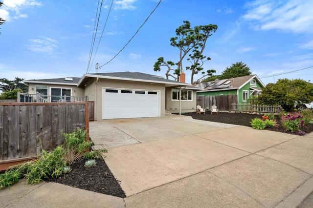 231 Virginia Avenue, Moss Beach CA: https://media.crmls.org/mediaz/fbb76bc6-95d4-48a2-a552-5bff26c07227.jpg