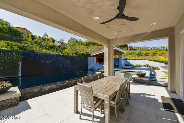 6981 Shadow Wood Drive, Moorpark CA: https://media.crmls.org/mediaz/fbb7b35c-8edd-4d45-b083-17d71ca3ff20.jpg