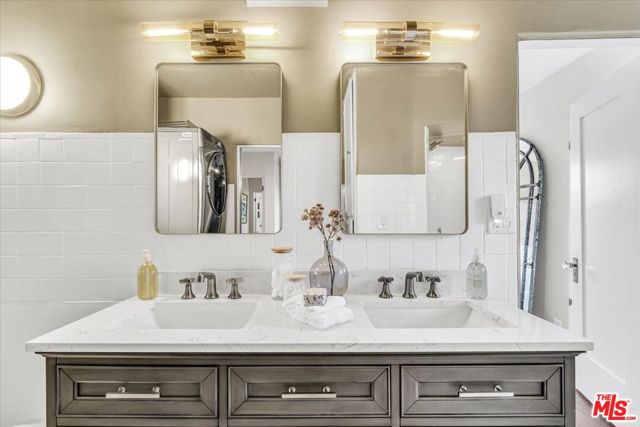 2276 La Granada Drive, Los Angeles CA: https://media.crmls.org/mediaz/fbb7d1a0-8bfb-4b33-8815-1fa11e19bf6c.jpg