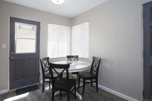 728 Jamaica Ct, San Diego CA: https://media.crmls.org/mediaz/fbb9a937-659f-495f-b784-683ede561996.jpg
