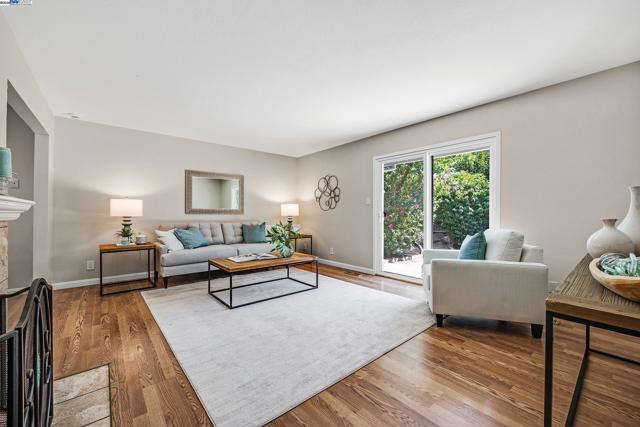 36560 Lakewood Dr, Newark CA: https://media.crmls.org/mediaz/fbb9d619-0c69-4f4d-96b7-e30817bf3348.jpg