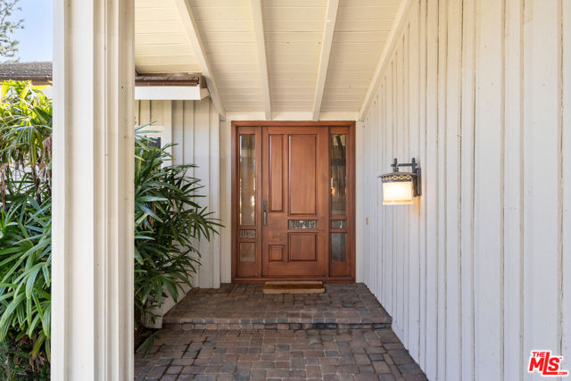 17992 Huntington Circle, Villa Park CA: https://media.crmls.org/mediaz/fbbafc66-051e-40c2-9069-5e8f07be219e.jpg