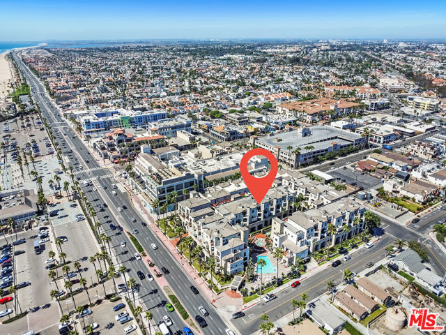 200 Pacific Coast Highway, Huntington Beach CA: https://media.crmls.org/mediaz/fbbb60a9-6bbb-4775-a54b-e99ca41bf46d.jpg