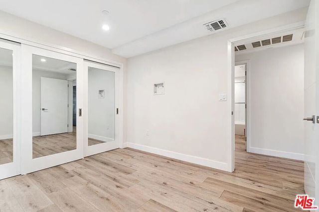 846 S Mariposa Avenue, Los Angeles CA: https://media.crmls.org/mediaz/fbbbdeb5-5d9b-4452-bc8c-7d57f16b3673.jpg