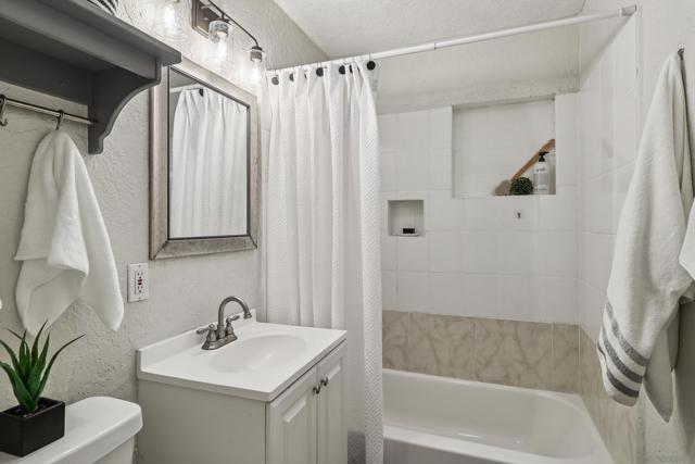 6017 Broadway, San Diego CA: https://media.crmls.org/mediaz/fbbc087d-c8d3-479e-99cf-2ef082627c0a.jpg