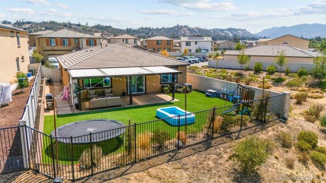28315 Farm Creek Way, Valley Center CA: https://media.crmls.org/mediaz/fbbc26a7-49eb-4316-bf79-0045a992506b.jpg