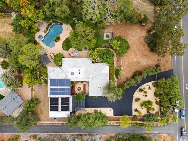 16851 Orchard Bend Road, Poway CA: https://media.crmls.org/mediaz/fbbc32c1-c2d2-47fd-981d-4c39d87d8438.jpg