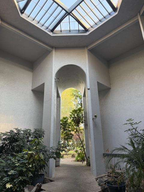 https://media.crmls.org/mediaz/fbbd4a7a-738b-4df7-8237-ff197a709a17.jpg?preset=X-Large