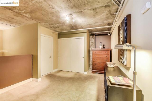 311 Oak St, Oakland CA: https://media.crmls.org/mediaz/fbbe5e3b-e202-4808-b612-cd6ad09d9ab4.jpg