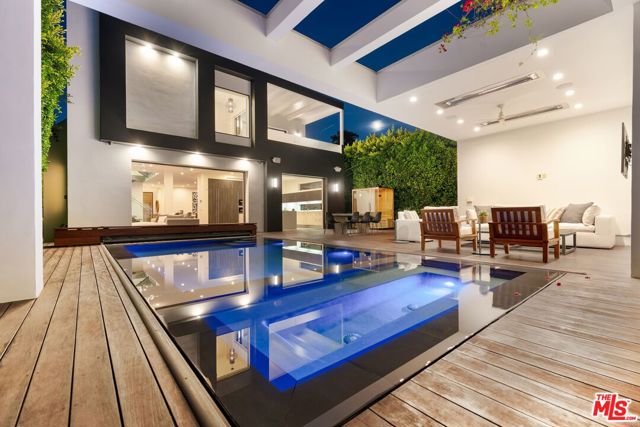 5 Bed Home for Sale in Los Angeles, California