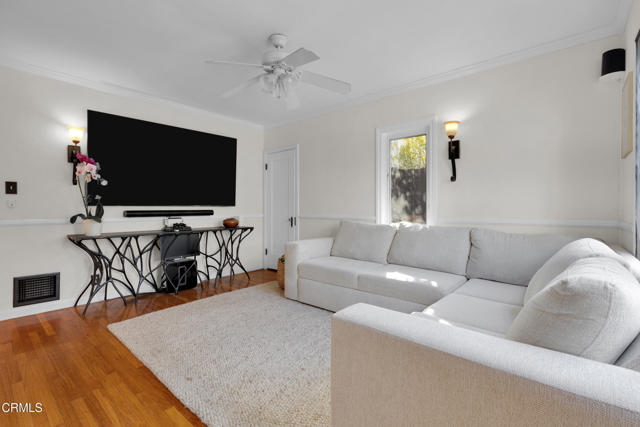 1807 Vistillas Road, Altadena CA: https://media.crmls.org/mediaz/fbbf0959-b211-4474-8e7c-73ca1ef086ac.jpg