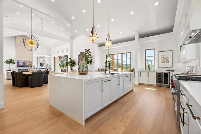 5758 60 Las Palomas, Rancho Santa Fe CA: https://media.crmls.org/mediaz/fbbf6558-4894-43e9-ba8c-59cf789d7da1.jpg