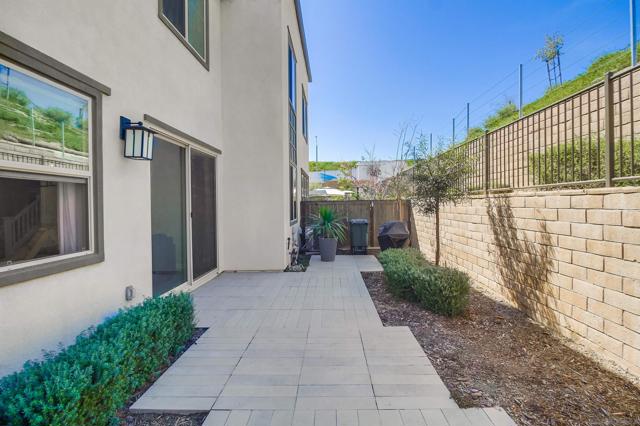 2304 Trevi Cir, Chula Vista CA: https://media.crmls.org/mediaz/fbc05285-5764-4e6d-b67c-9433ba82768a.jpg