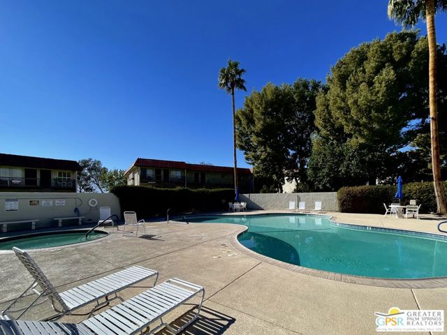 Image 15 of 30 For 64291 Spyglass Avenue 10