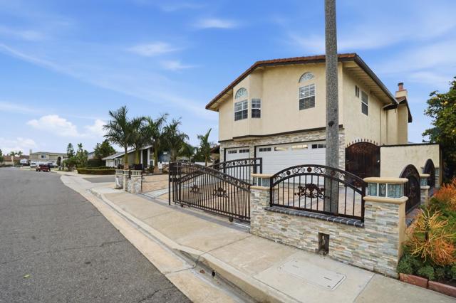 11383 Stonecress Avenue, Fountain Valley CA: https://media.crmls.org/mediaz/fbc12899-1c4b-4c42-9342-7fa505eef9b5.jpg