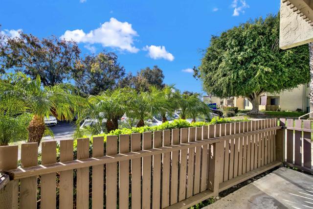 Detail Gallery Image 14 of 21 For 432 Edgehill Ln #169,  Oceanside,  CA 92054 - 2 Beds | 1 Baths