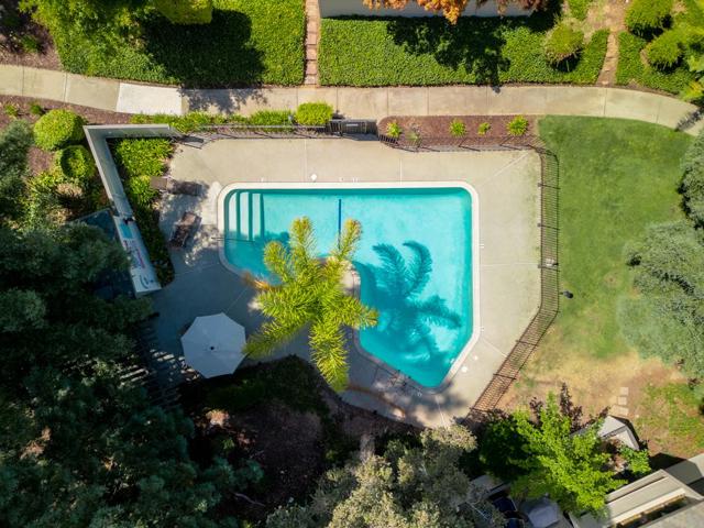 419 Clearview Drive, Los Gatos CA: https://media.crmls.org/mediaz/fbc17add-66fa-490e-be90-7c0e71680e62.jpg