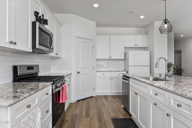 Detail Gallery Image 15 of 32 For 7811 Cuyama River St, Bakersfield,  CA 93311 - 4 Beds | 2/1 Baths