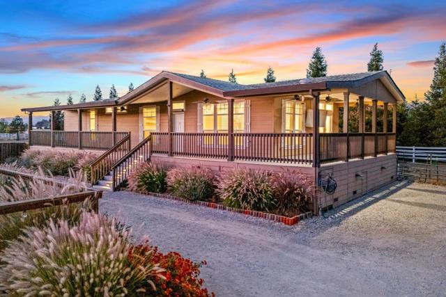12320 Highland Estates Lane, San Martin CA: https://media.crmls.org/mediaz/fbc22743-f38c-4d2f-864e-bd9b5306d915.jpg