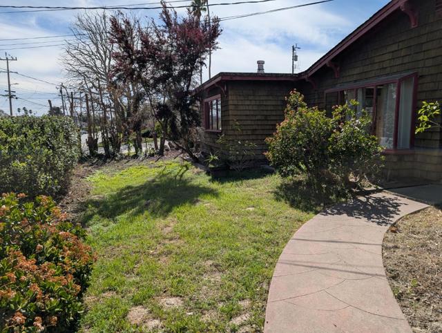 631 Almar Avenue, Santa Cruz CA: https://media.crmls.org/mediaz/fbc2afc6-3a11-44db-8f39-6ce4466155aa.jpg