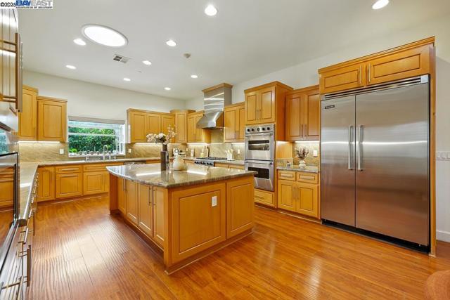 874 Overhill Dr, Hayward CA: https://media.crmls.org/mediaz/fbc2c685-0492-4e08-8f53-1f2b8e316a2f.jpg