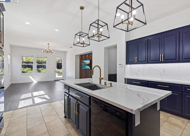 2453 Forino Dr, Dublin CA: https://media.crmls.org/mediaz/fbc345ee-1990-44c1-8b78-4ba63eafd158.jpg