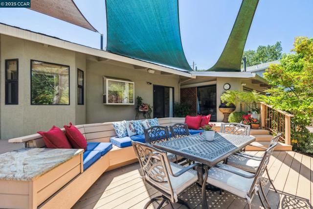700 Golf Club Way, Pleasant Hill CA: https://media.crmls.org/mediaz/fbc40c8a-3406-4bb8-bd37-df4edd042a99.jpg