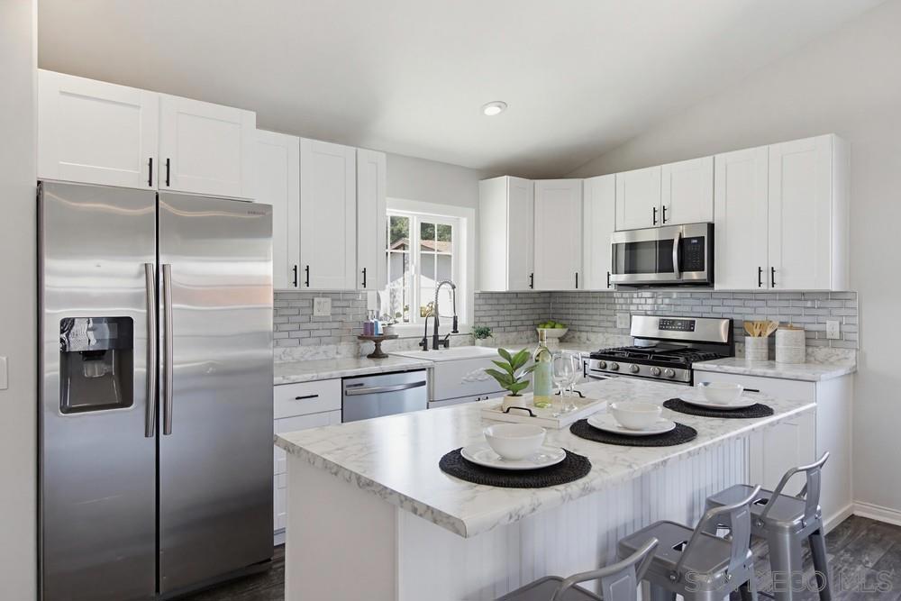 320 James St - photo 8