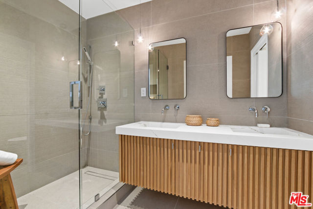 3620 5th Avenue, Los Angeles CA: https://media.crmls.org/mediaz/fbc4c2d4-7ca4-4812-9977-278aa8ca488a.jpg