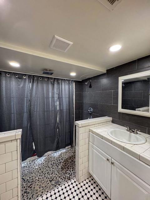 Image 9 of 14 For 990 Arcade Boulevard