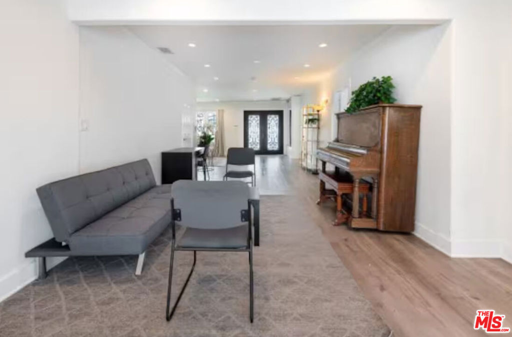 MLS #25567783 img 10