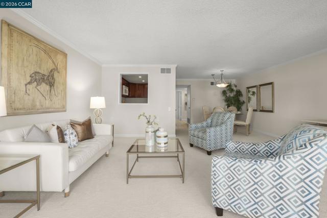 1525 Canyonwood Ct, Walnut Creek CA: https://media.crmls.org/mediaz/fbc60249-acb7-480f-be0b-64a32ca2a6d7.jpg