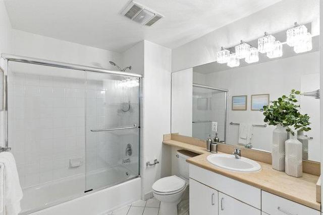 8200 Oceanview Terrace, San Francisco CA: https://media.crmls.org/mediaz/fbc6484d-e572-455f-8574-5747602c8240.jpg
