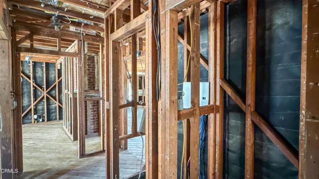 2560 Allen Avenue, Altadena CA: https://media.crmls.org/mediaz/fbc6d990-3c3a-46cb-94c3-6ed10f5433ad.jpg