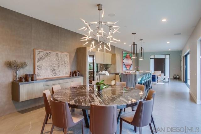 2885 Gate Three Place, Chula Vista CA: https://media.crmls.org/mediaz/fbc6f237-c2c6-42f5-8427-15d4f32cf85e.jpg