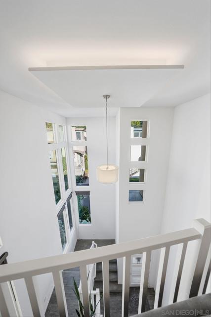 8337 Summit way, San Diego CA: https://media.crmls.org/mediaz/fbc78815-fa98-402c-9ede-6b30adddf483.jpg