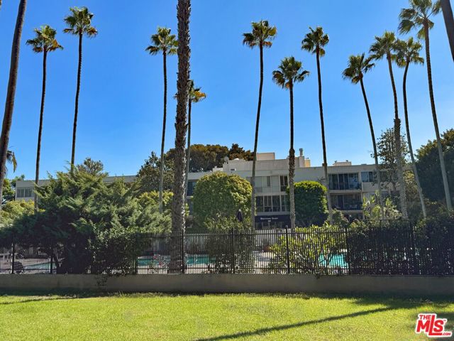 Drew Fenton | 289 S Barrington Avenue Los Angeles CA | MLS: 7450372 Drew Fenton | 289 S Barrington Avenue Los Angeles CA | MLS: 7450372