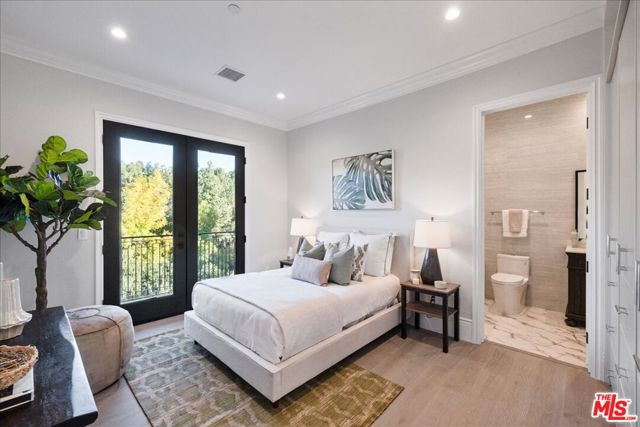 4351 Vanalden Avenue, Tarzana CA: https://media.crmls.org/mediaz/fbc83457-cfd6-4442-ac96-d23bbb6fe13c.jpg