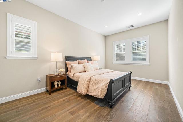 2135 Terra Bella Ct, Livermore CA: https://media.crmls.org/mediaz/fbc88b85-4b9f-49a8-a405-dc72b8fe7367.jpg