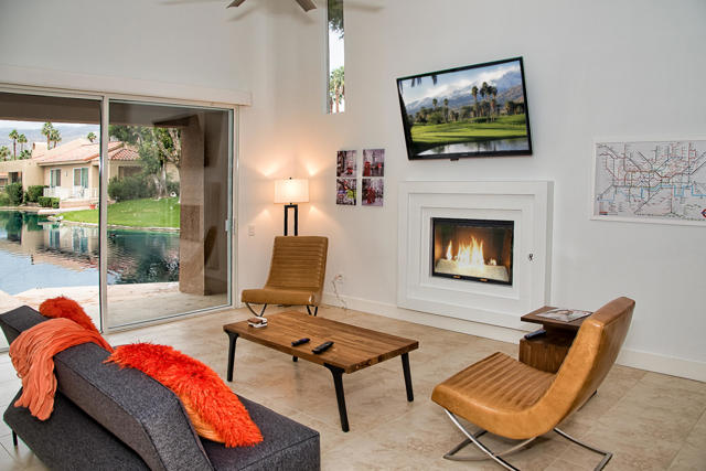 125 Lakeshore Drive, Rancho Mirage CA: https://media.crmls.org/mediaz/fbc89ab9-a99f-4c4f-a0e7-d26c359a817f.jpg