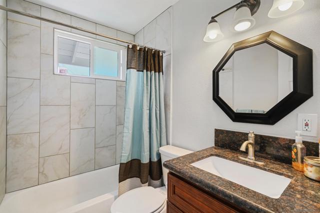 7684 Meadowbrook Ct, San Diego CA: https://media.crmls.org/mediaz/fbc8d899-6971-458e-99c4-239ce58ec38b.jpg