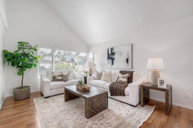 13791 Via Tres Vista, San Diego CA: https://media.crmls.org/mediaz/fbc974ff-106e-4ad3-9e28-fd1b09a8745f.jpg