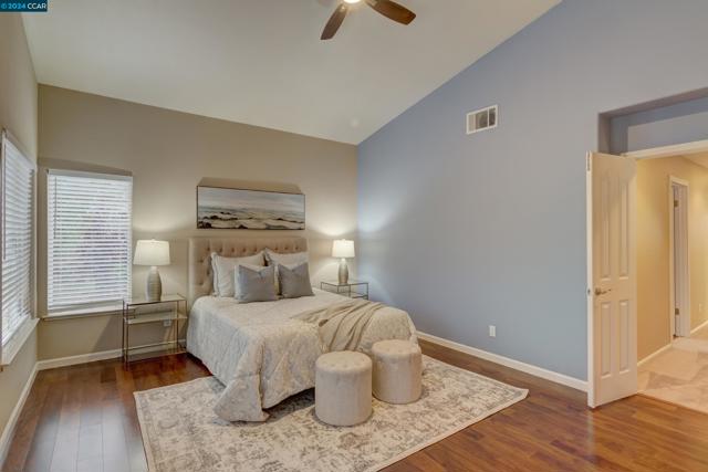 5171 Keller Ridge Dr, Clayton CA: https://media.crmls.org/mediaz/fbc98ead-b0f5-48cd-bfa8-d47e21b8f76f.jpg